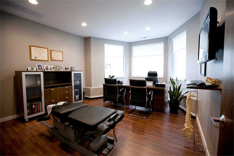 chicago chiropractic our office 1